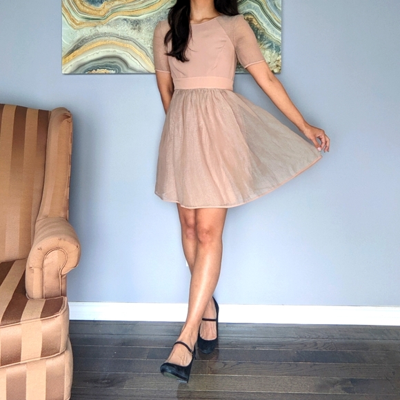 Size 2 BCBGeneration Nude Short Sleeve Dress - Picture 1 of 5